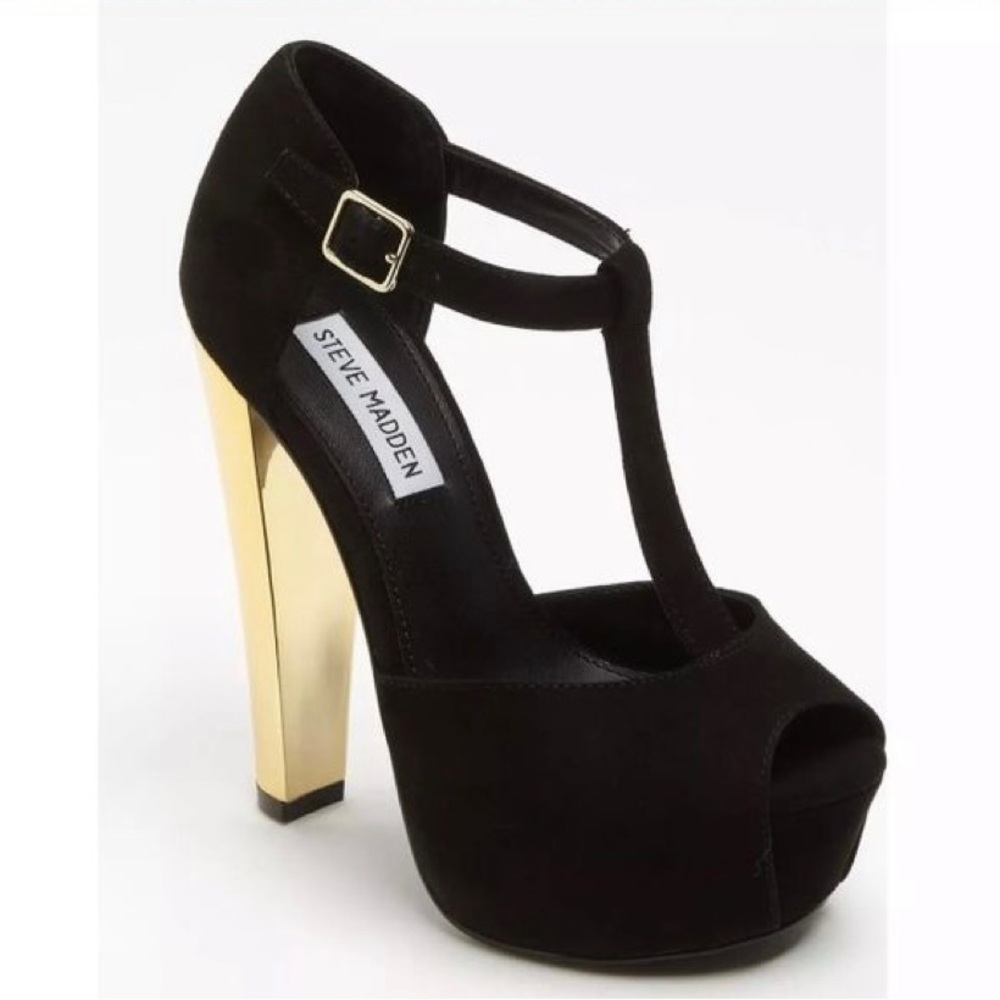 Steve Madden "Dyvine" Black Suede Pump